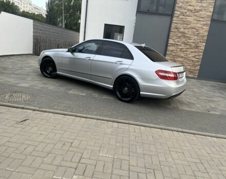 Серый Мерседес 220, объемом двигателя 2.1 л и пробегом 320 тыс. км за 10000 $, фото 7 на Automoto.ua