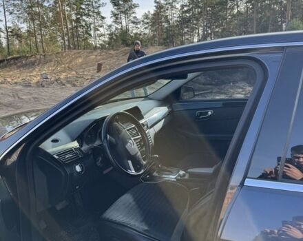 Серый Мерседес 220, объемом двигателя 2.1 л и пробегом 315 тыс. км за 9000 $, фото 6 на Automoto.ua