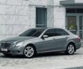 Серый Мерседес 220, объемом двигателя 2.1 л и пробегом 321 тыс. км за 9500 $, фото 3 на Automoto.ua
