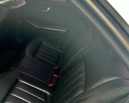 Серый Мерседес 220, объемом двигателя 2.1 л и пробегом 300 тыс. км за 18000 $, фото 4 на Automoto.ua