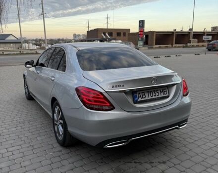 Сірий Мерседес 220, об'ємом двигуна 2.1 л та пробігом 188 тис. км за 23500 $, фото 2 на Automoto.ua