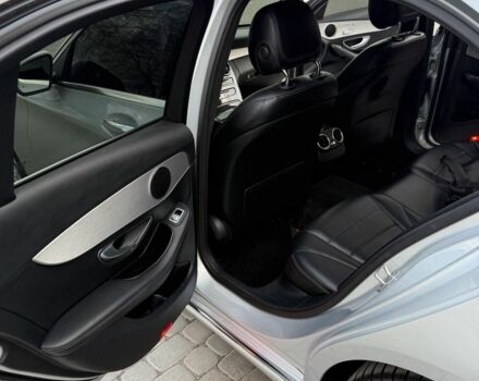 Сірий Мерседес 220, об'ємом двигуна 2.1 л та пробігом 188 тис. км за 23500 $, фото 17 на Automoto.ua