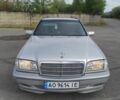 Серый Мерседес 220, объемом двигателя 2.2 л и пробегом 367 тыс. км за 2497 $, фото 1 на Automoto.ua