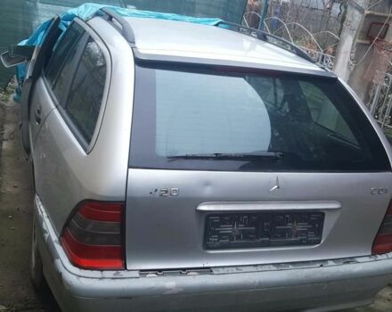 Сірий Мерседес 220, об'ємом двигуна 2.2 л та пробігом 300 тис. км за 600 $, фото 1 на Automoto.ua