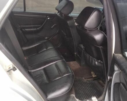 Серый Мерседес 220, объемом двигателя 2.1 л и пробегом 438 тыс. км за 3000 $, фото 7 на Automoto.ua