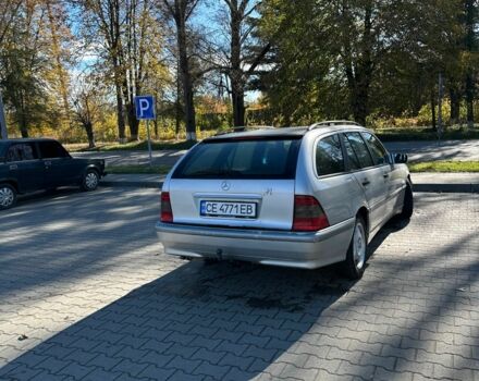 Серый Мерседес 220, объемом двигателя 2.2 л и пробегом 330 тыс. км за 2400 $, фото 3 на Automoto.ua