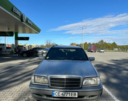 Серый Мерседес 220, объемом двигателя 2.2 л и пробегом 330 тыс. км за 2400 $, фото 2 на Automoto.ua