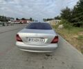 Серый Мерседес 220, объемом двигателя 5 л и пробегом 300 тыс. км за 4000 $, фото 4 на Automoto.ua