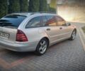 Сірий Мерседес 220, об'ємом двигуна 2.1 л та пробігом 428 тис. км за 4400 $, фото 1 на Automoto.ua