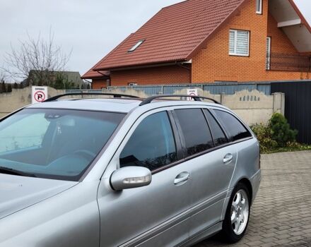 Серый Мерседес 220, объемом двигателя 2.1 л и пробегом 356 тыс. км за 3550 $, фото 12 на Automoto.ua