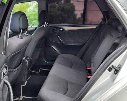 Серый Мерседес 220, объемом двигателя 2.1 л и пробегом 356 тыс. км за 3550 $, фото 19 на Automoto.ua