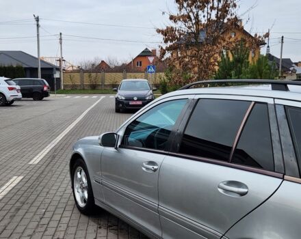 Серый Мерседес 220, объемом двигателя 2.1 л и пробегом 356 тыс. км за 3550 $, фото 11 на Automoto.ua