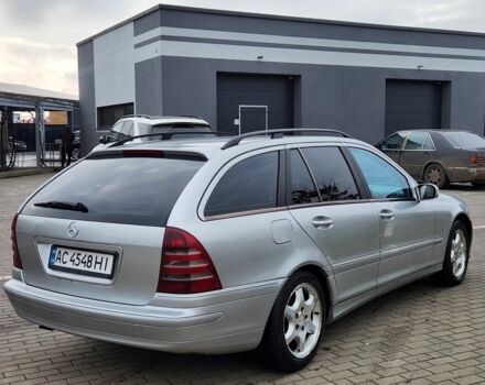 Серый Мерседес 220, объемом двигателя 2.1 л и пробегом 356 тыс. км за 3550 $, фото 6 на Automoto.ua