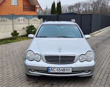 Серый Мерседес 220, объемом двигателя 2.1 л и пробегом 356 тыс. км за 3550 $, фото 2 на Automoto.ua