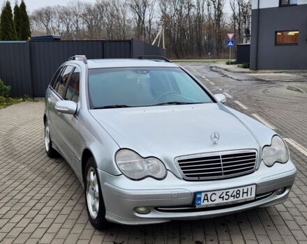 Серый Мерседес 220, объемом двигателя 2.1 л и пробегом 356 тыс. км за 3550 $, фото 3 на Automoto.ua