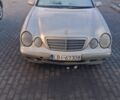 Сірий Мерседес 220, об'ємом двигуна 3 л та пробігом 400 тис. км за 1825 $, фото 1 на Automoto.ua