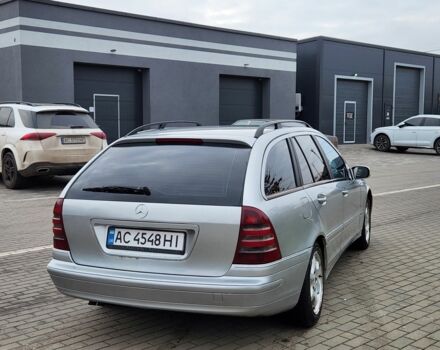 Серый Мерседес 220, объемом двигателя 2.1 л и пробегом 356 тыс. км за 3550 $, фото 7 на Automoto.ua