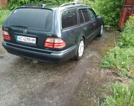 Серый Мерседес 220, объемом двигателя 2.1 л и пробегом 460 тыс. км за 4849 $, фото 13 на Automoto.ua