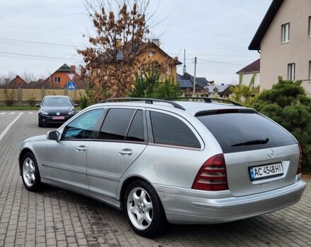 Серый Мерседес 220, объемом двигателя 2.1 л и пробегом 356 тыс. км за 3550 $, фото 10 на Automoto.ua