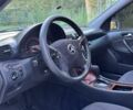Серый Мерседес 220, объемом двигателя 2.1 л и пробегом 300 тыс. км за 2209 $, фото 11 на Automoto.ua