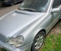 Сірий Мерседес 220, об'ємом двигуна 0 л та пробігом 330 тис. км за 2000 $, фото 5 на Automoto.ua