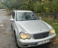 Сірий Мерседес 220, об'ємом двигуна 2.2 л та пробігом 426 тис. км за 2000 $, фото 1 на Automoto.ua