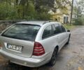Сірий Мерседес 220, об'ємом двигуна 2.2 л та пробігом 426 тис. км за 2000 $, фото 1 на Automoto.ua