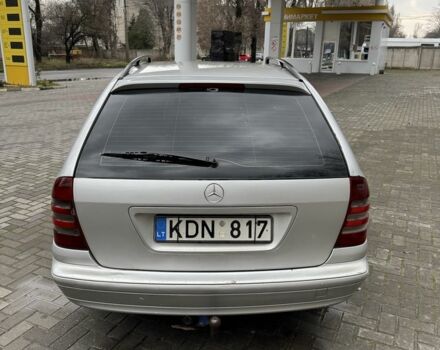 Серый Мерседес 220, объемом двигателя 2.2 л и пробегом 260 тыс. км за 2500 $, фото 3 на Automoto.ua