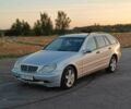 Сірий Мерседес 220, об'ємом двигуна 2.1 л та пробігом 494 тис. км за 3900 $, фото 1 на Automoto.ua