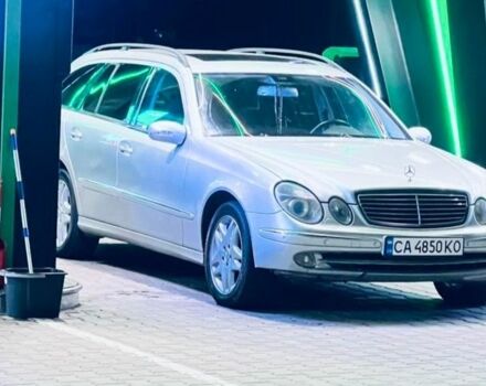 Серый Мерседес 220, объемом двигателя 2.1 л и пробегом 210 тыс. км за 5250 $, фото 2 на Automoto.ua