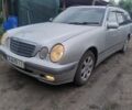 Серый Мерседес 220, объемом двигателя 2.2 л и пробегом 330 тыс. км за 4050 $, фото 1 на Automoto.ua