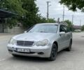 Серый Мерседес 220, объемом двигателя 2.2 л и пробегом 350 тыс. км за 1800 $, фото 1 на Automoto.ua