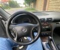 Серый Мерседес 220, объемом двигателя 2.2 л и пробегом 448 тыс. км за 4399 $, фото 5 на Automoto.ua