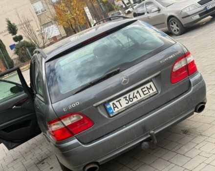 Сірий Мерседес 220, об'ємом двигуна 1.8 л та пробігом 319 тис. км за 5200 $, фото 3 на Automoto.ua