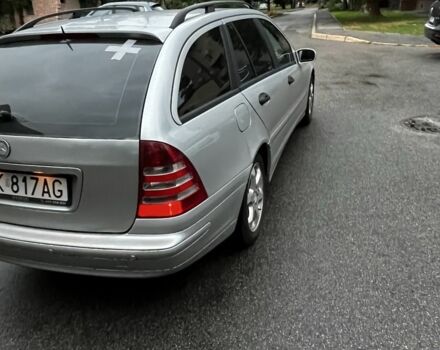 Серый Мерседес 220, объемом двигателя 2.2 л и пробегом 360 тыс. км за 3117 $, фото 5 на Automoto.ua