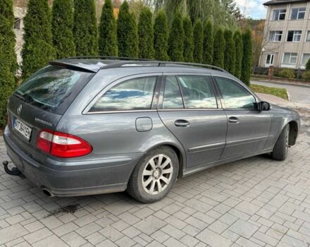 Сірий Мерседес 220, об'ємом двигуна 1.8 л та пробігом 319 тис. км за 5200 $, фото 2 на Automoto.ua