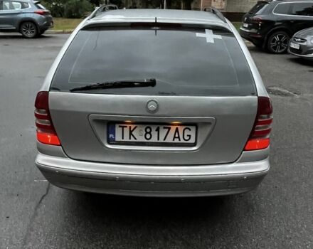 Серый Мерседес 220, объемом двигателя 2.2 л и пробегом 360 тыс. км за 3117 $, фото 3 на Automoto.ua