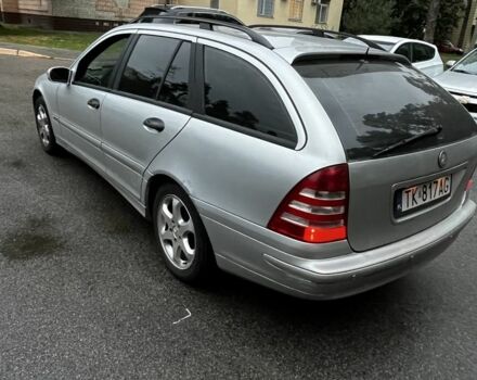 Серый Мерседес 220, объемом двигателя 2.2 л и пробегом 360 тыс. км за 3117 $, фото 4 на Automoto.ua