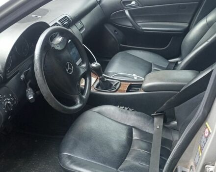 Серый Мерседес 220, объемом двигателя 0 л и пробегом 390 тыс. км за 3100 $, фото 4 на Automoto.ua