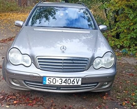 Серый Мерседес 220, объемом двигателя 0 л и пробегом 390 тыс. км за 3100 $, фото 2 на Automoto.ua