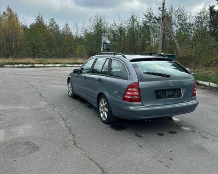 Серый Мерседес 220, объемом двигателя 2 л и пробегом 300 тыс. км за 3100 $, фото 4 на Automoto.ua