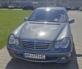 Сірий Мерседес 220, об'ємом двигуна 2.1 л та пробігом 413 тис. км за 5010 $, фото 1 на Automoto.ua