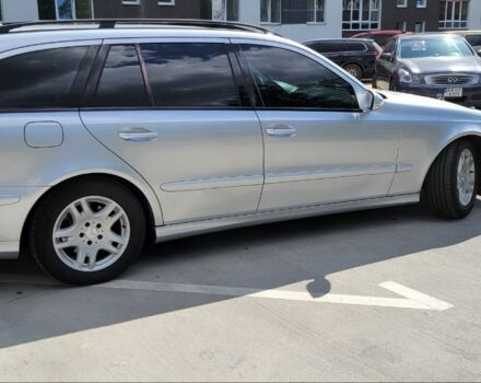 Серый Мерседес 220, объемом двигателя 2.1 л и пробегом 350 тыс. км за 9000 $, фото 5 на Automoto.ua