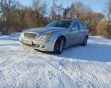 Сірий Мерседес 220, об'ємом двигуна 2.1 л та пробігом 250 тис. км за 4500 $, фото 3 на Automoto.ua