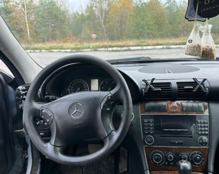 Серый Мерседес 220, объемом двигателя 2 л и пробегом 300 тыс. км за 3100 $, фото 7 на Automoto.ua