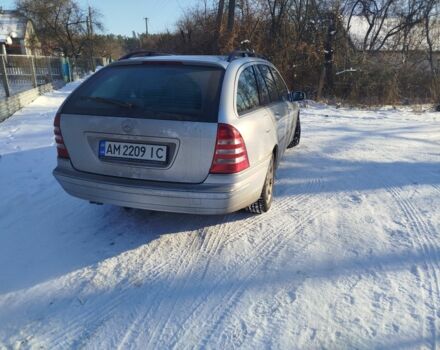 Сірий Мерседес 220, об'ємом двигуна 2.1 л та пробігом 250 тис. км за 4500 $, фото 5 на Automoto.ua