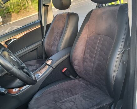 Серый Мерседес 220, объемом двигателя 2.1 л и пробегом 383 тыс. км за 8800 $, фото 21 на Automoto.ua