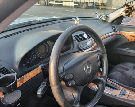 Серый Мерседес 220, объемом двигателя 2.1 л и пробегом 383 тыс. км за 8800 $, фото 22 на Automoto.ua