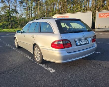 Серый Мерседес 220, объемом двигателя 2.1 л и пробегом 383 тыс. км за 8800 $, фото 3 на Automoto.ua