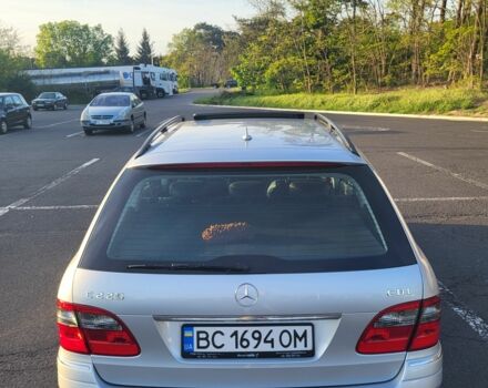 Серый Мерседес 220, объемом двигателя 2.1 л и пробегом 383 тыс. км за 8800 $, фото 4 на Automoto.ua